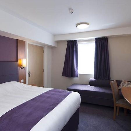 Premier Inn Castleford - Xscape, M62, Jct 32 ภายนอก รูปภาพ