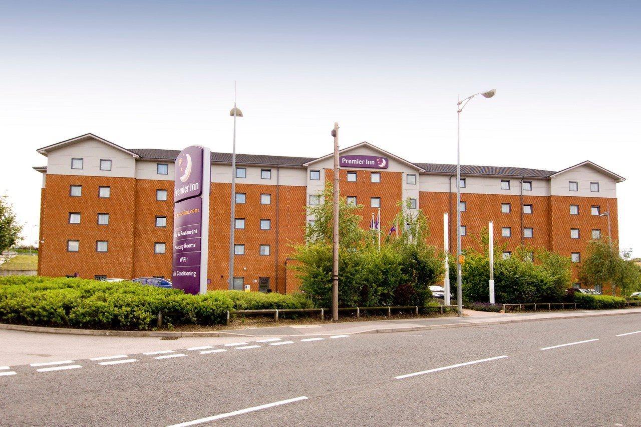Premier Inn Castleford - Xscape, M62, Jct 32 ภายนอก รูปภาพ