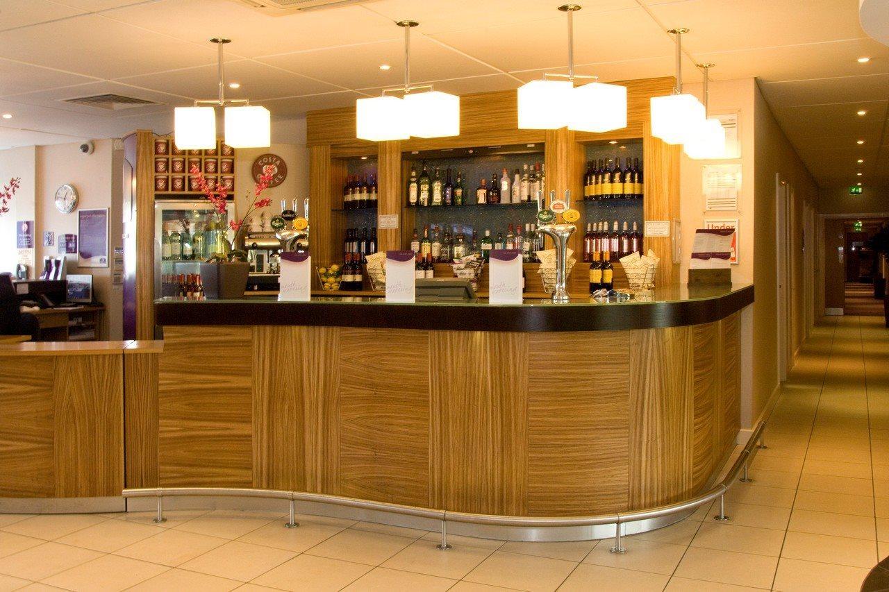 Premier Inn Castleford - Xscape, M62, Jct 32 ภายนอก รูปภาพ