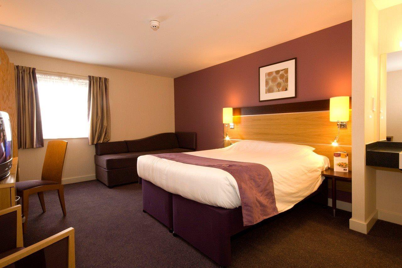 Premier Inn Castleford - Xscape, M62, Jct 32 ภายนอก รูปภาพ