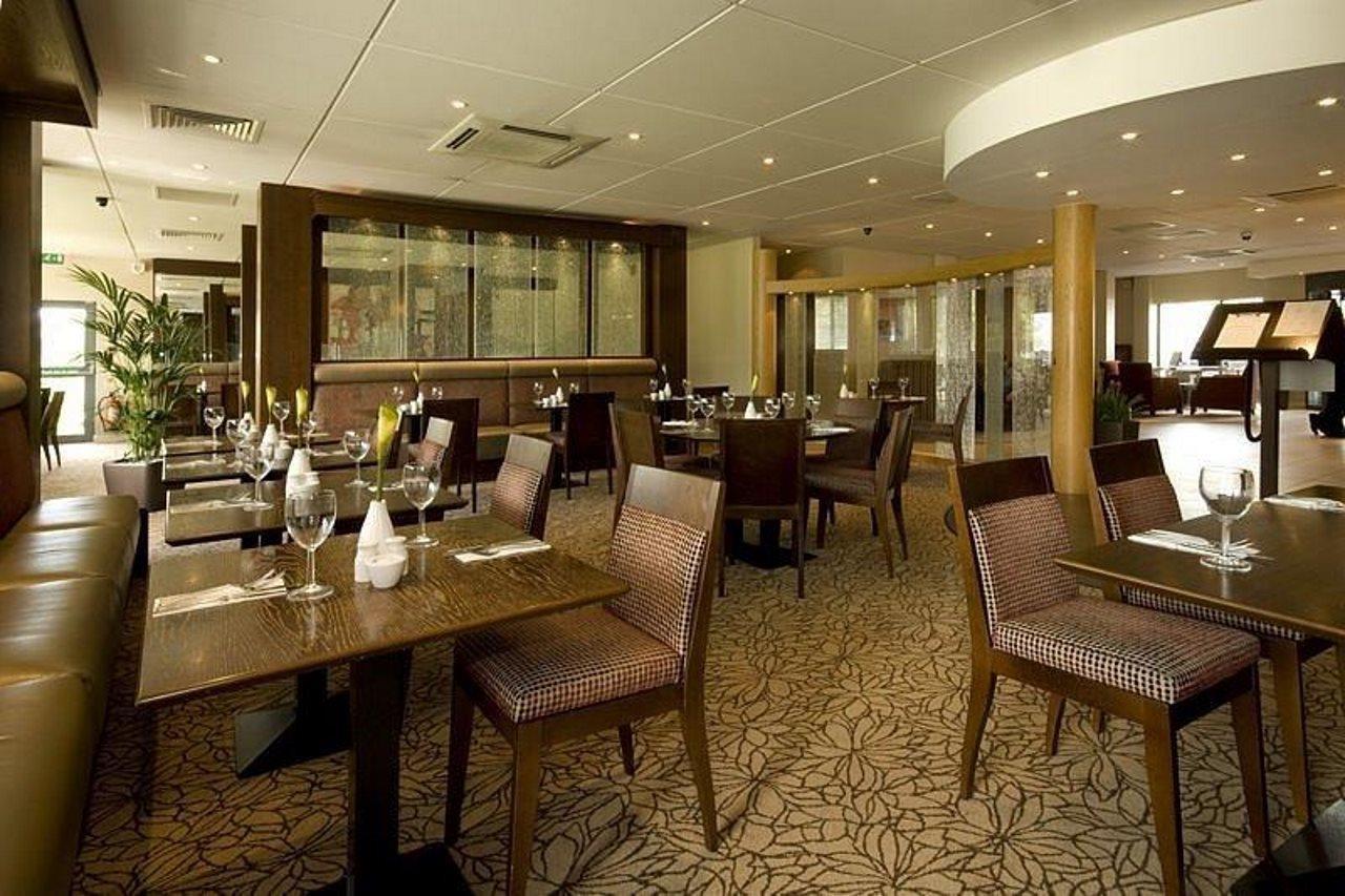 Premier Inn Castleford - Xscape, M62, Jct 32 ภายนอก รูปภาพ