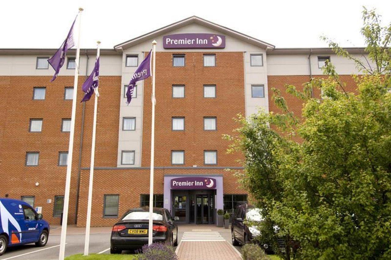 Premier Inn Castleford - Xscape, M62, Jct 32 ภายนอก รูปภาพ