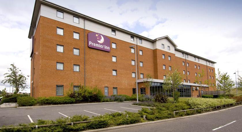 Premier Inn Castleford - Xscape, M62, Jct 32 ภายนอก รูปภาพ